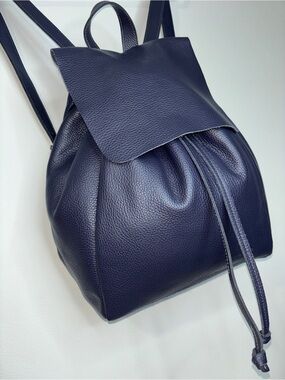 NWOT Wojas Genuine Leather Dark Navy Blue Drawstring Backpack Roomy 13.5x10x6.5"